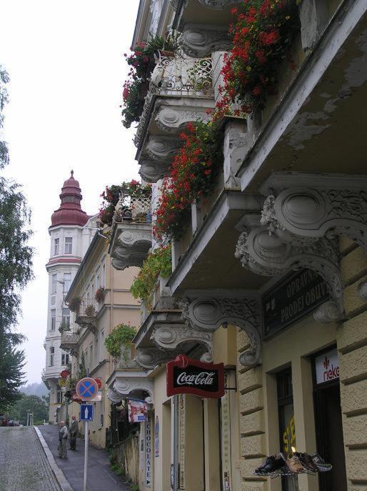 Nueva Fiesta Apartment Mariánské Lázně Exterior foto